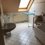 Zur Linde 3*